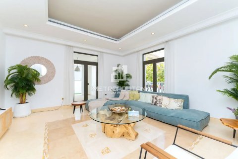 Снять в аренду виллу в Signature Villas, Пальма Джумейра, Дубай: 6 спален, 1245м², № 73196 - фото 8