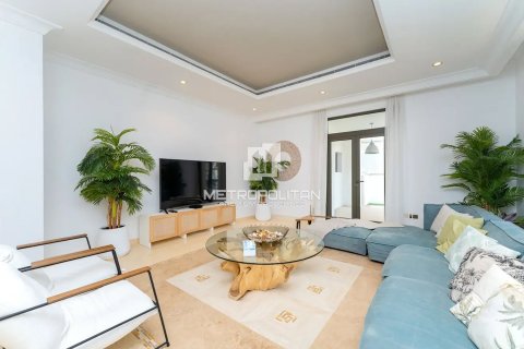 Снять в аренду виллу в Signature Villas, Пальма Джумейра, Дубай: 6 спален, 1245м², № 73196 - фото 2