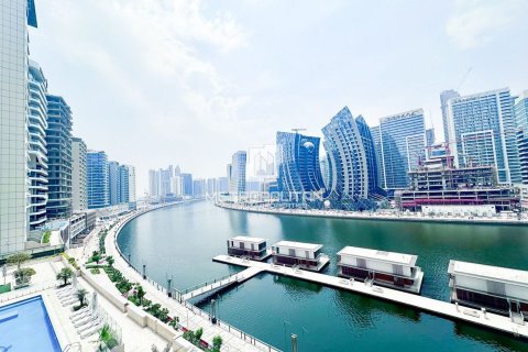 Apartment in Business Bay, Dubai 2 bedrooms, 124 sq.m. № 73197 - photo 12