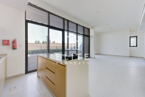 Villa in Al Furjan, Dubai 5 bedrooms, 675 sq.m. № 134926 - photo 10