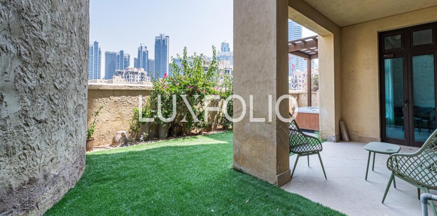 شقة في وسط مدينة دبي, دبي 2 غرف نوم, 205 م² رقم 45755