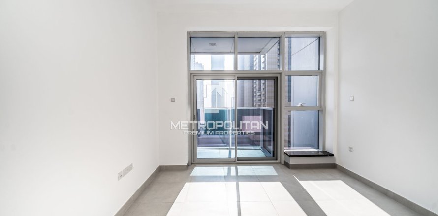 Apartment in Marina Arcade Tower, Dubai Marina, Dubai 2 bedrooms, 113 sq.m. № 74053