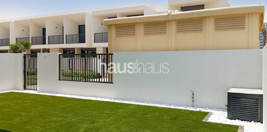 Villa in Town Square, Dubai 4 bedrooms, 253 sq.m. № 44513