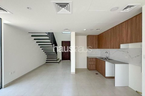 Villa in Town Square, Dubai 4 bedrooms, 253 sq.m. № 44513 - photo 2