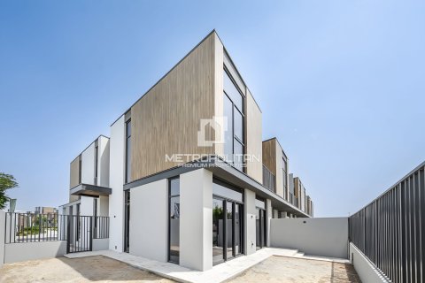 Таунхаус в Мудоне, Дубай, 4 спальни, 254м², № 73840