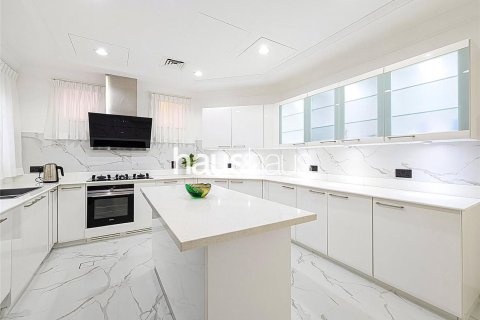Снять в аренду виллу в Garden Homes, Пальма Джумейра, Дубай: 4 спальни, 687м², № 44772 - фото 20