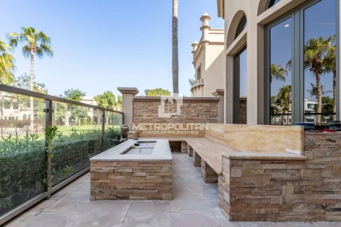 Villa en Palm Jumeirah, Dubai, 3 dormitorios, 423 m², № 14685 - foto 12