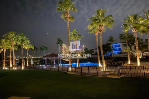 Villa in Palm Jumeirah, Dubai 3 bedrooms, 423 sq.m. № 14685