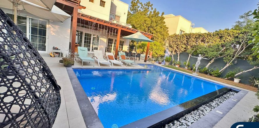 Вилла в Meadows, Дубай, 5 спален, 343м², № 76028