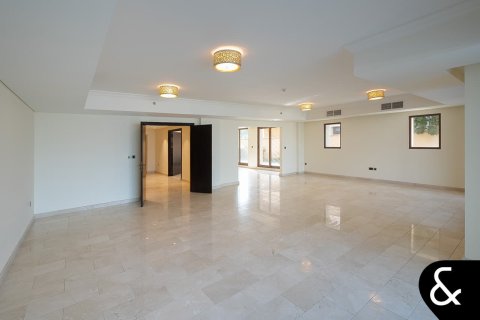 Villa in Kingdom of Sheba, Palm Jumeirah, Dubai 5 bedrooms, 1292 sq.m. № 75716 - photo 2