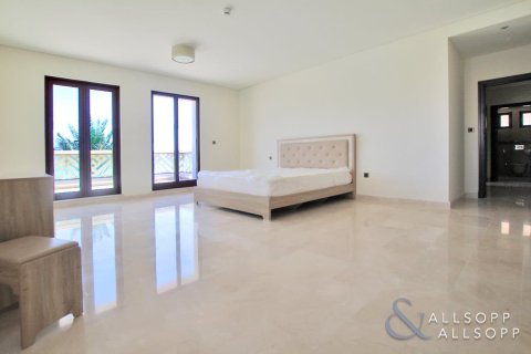 Villa in Kingdom of Sheba, Palm Jumeirah, Dubai 5 bedrooms, 1292 sq.m. № 75716 - photo 21