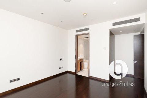 Apartment in Downtown Dubai (Downtown Burj Dubai), Dubai 3 bedrooms, 247 sq.m. № 137727 - photo 4