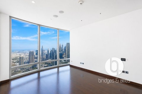 Apartment in Downtown Dubai (Downtown Burj Dubai), Dubai 3 bedrooms, 247 sq.m. № 137727 - photo 12