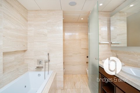 Apartment in Downtown Dubai (Downtown Burj Dubai), Dubai 3 bedrooms, 247 sq.m. № 137727 - photo 20