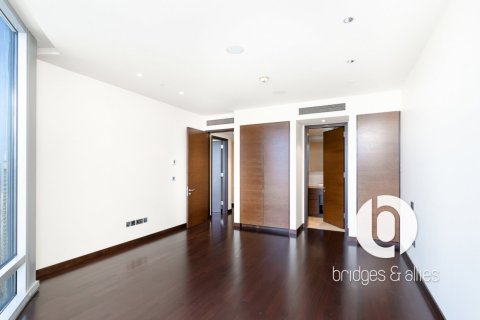 Apartment in Downtown Dubai (Downtown Burj Dubai), Dubai 3 bedrooms, 247 sq.m. № 137727 - photo 7