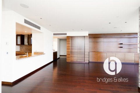 Apartment in Downtown Dubai (Downtown Burj Dubai), Dubai 3 bedrooms, 247 sq.m. № 137727 - photo 6