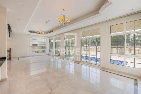 Вилла в The Villa, Дубай, 5 спален, 561.04м², № 136996