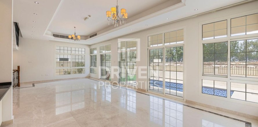 Villa à The Villa, Dubai, 5 chambres, 561.04 m², № 136996