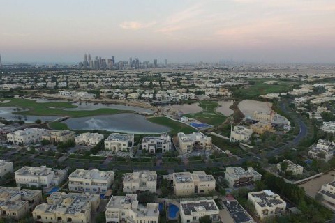 Emirates Hills - صورة 14