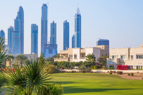 Emirates Hills - صورة 9
