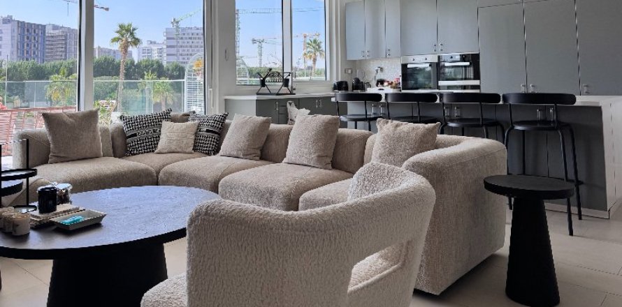 Apartment in Dubai 2 bedrooms, 404.01 sq.m. № 93048