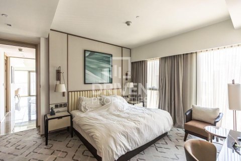 Снять в аренду квартиру в Address Harbour Point, Dubai Creek Harbour (The Lagoons), Дубай: 2 спальни, 102.47м², № 129955 - фото 3