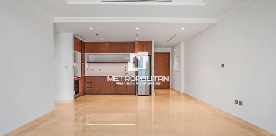 Apartment in EMAAR Beachfront, Dubai Harbour, Dubai 1 bedroom, 79 sq.m. № 72776