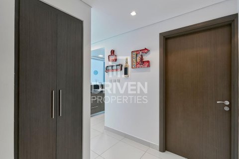 Apartamento en The Lofts, Downtown Dubai (Downtown Burj Dubai), Dubai, 1 dormitorio, 82.13 m², № 136804 - foto 12