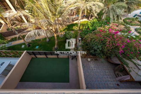 Adosado en Jumeirah Islands, Dubai, 4 dormitorios, 337 m², № 73251 - foto 25