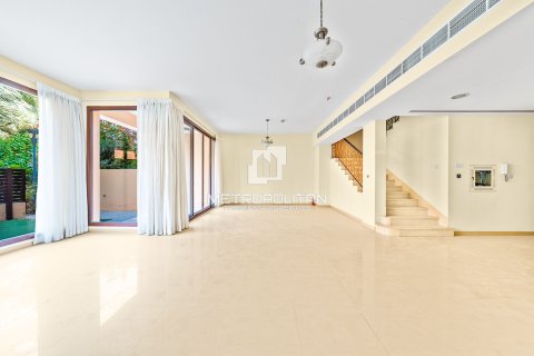 Adosado en Jumeirah Islands, Dubai, 4 dormitorios, 337 m², № 73251 - foto 3