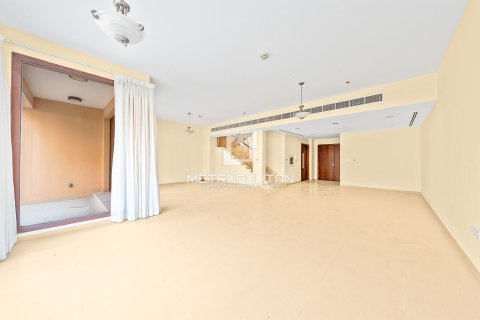 Adosado en Jumeirah Islands, Dubai, 4 dormitorios, 337 m², № 73251 - foto 4