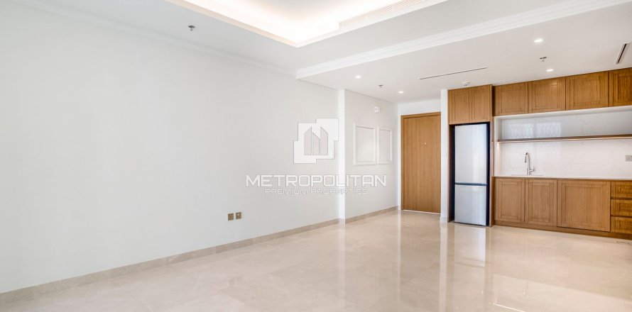 Apartment in EMAAR Beachfront, Dubai Harbour, Dubai 1 bedroom, 68 sq.m. № 16124