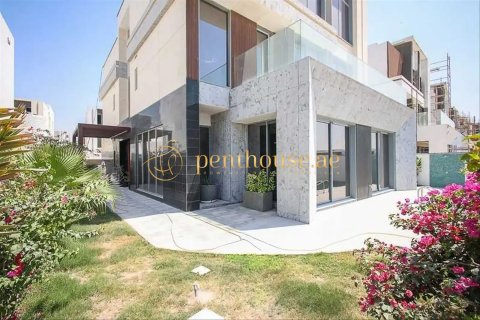 فيلا في Golf City, دبي 6 غرف نوم , 683 م² رقم 73387