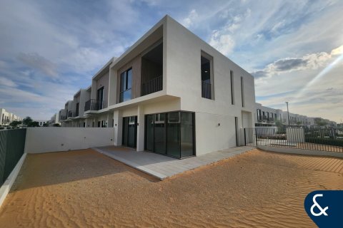 Вилла в The Valley, Дубай, 4 спальни, 218м², № 91424