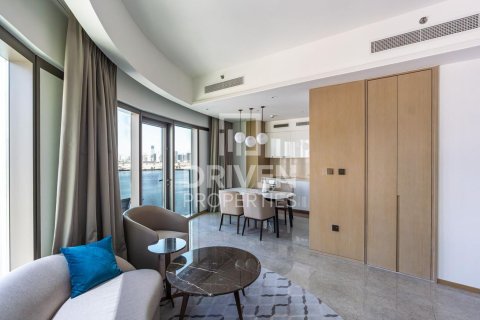 Снять в аренду квартиру в Address Harbour Point, Dubai Creek Harbour (The Lagoons), Дубай: 2 спальни, 101.73м², № 129858 - фото 3