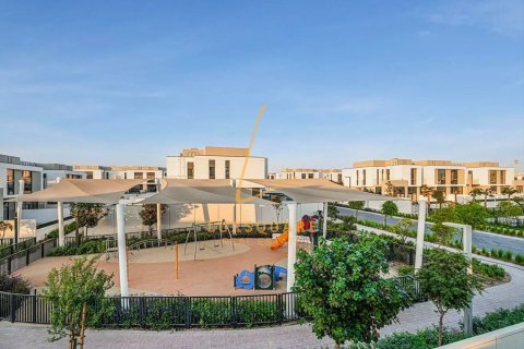 Villa in Al Furjan, Dubai 3 bedrooms, 238 sq.m. № 112346 - photo 28