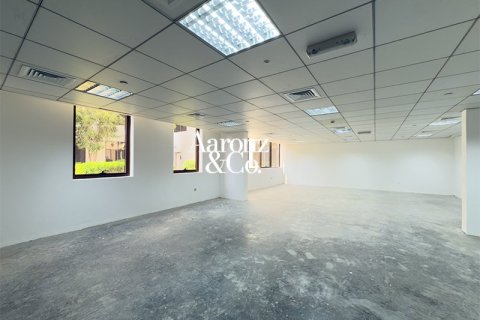 Office in Dubai Investment Park, Dubai 4015 sq.m. № 112327 - photo 8