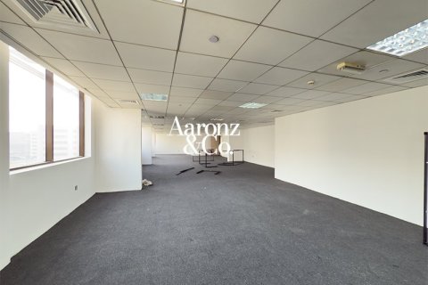 Office in Dubai Investment Park, Dubai 4015 sq.m. № 112327 - photo 6