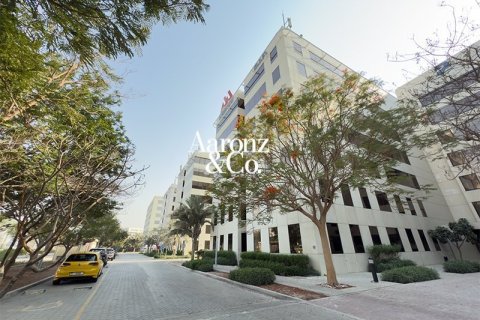 Office in Dubai Investment Park, Dubai 4015 sq.m. № 112327 - photo 16