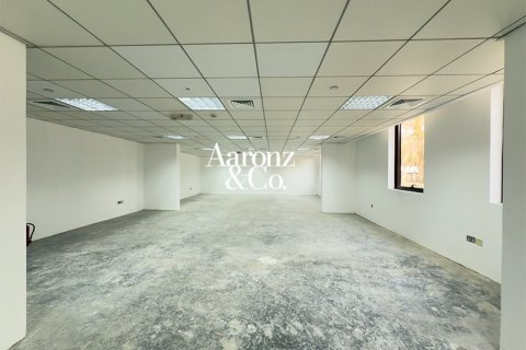 Office in Dubai Investment Park, Dubai 4015 sq.m. № 112327 - photo 9