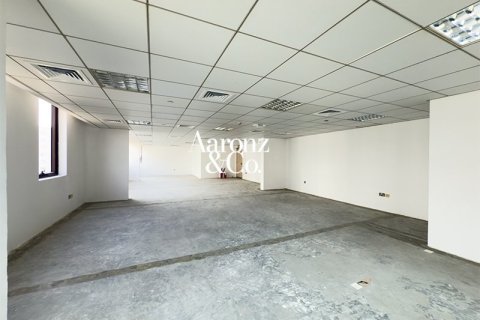 Office in Dubai Investment Park, Dubai 4015 sq.m. № 112327 - photo 5