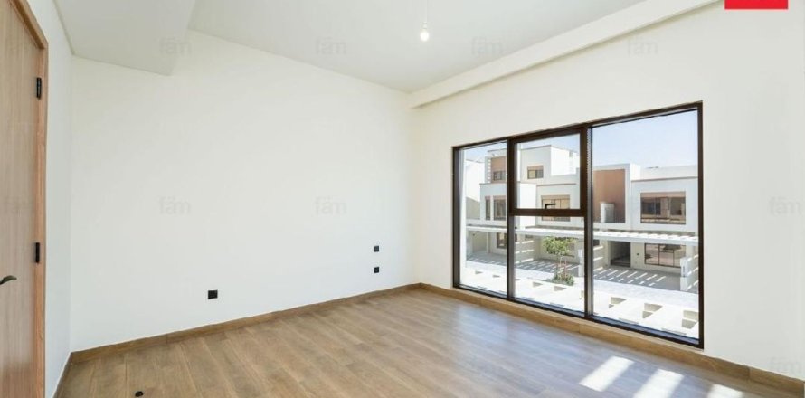 Maison de ville à Dubai, 4 chambres, 144.4 m², № 134847