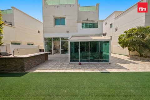 Villa in Dubai 4 bedrooms, 501.5 sq.m. № 134843