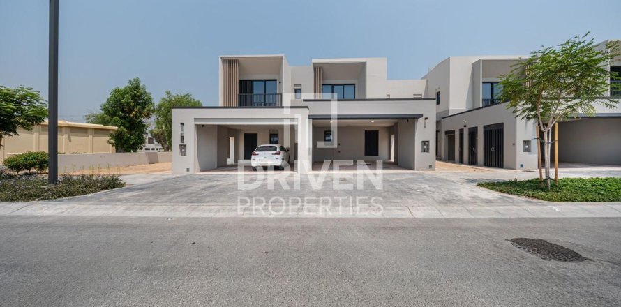 Таунхаус в Джабаль-Али, Дубай, 4 спальни, 252.05м², № 137086