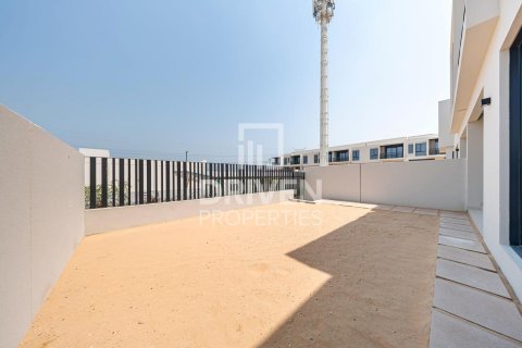 Снять в аренду таунхаус в Джабаль-Али, Дубай: 4 спальни, 252.05м², № 137086 - фото 18