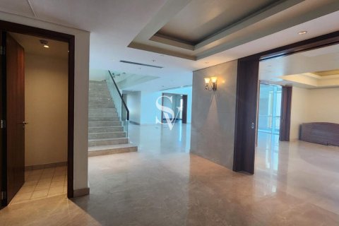 Снять в аренду пентхаус в Marina Residences, Пальма Джумейра, Дубай: 4 спальни, 953м², № 112178 - фото 16