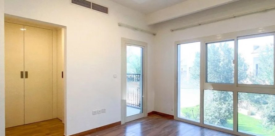 Maison de ville à Jumeirah, Dubai, 2 chambres, 134.4 m², № 52890