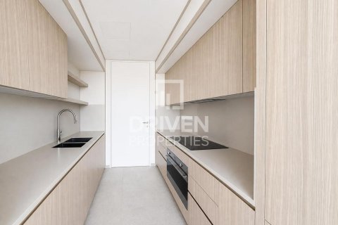 Apartment in Jumeirah, Dubai 4 bedrooms, 275.83 sq.m. № 138149 - photo 5
