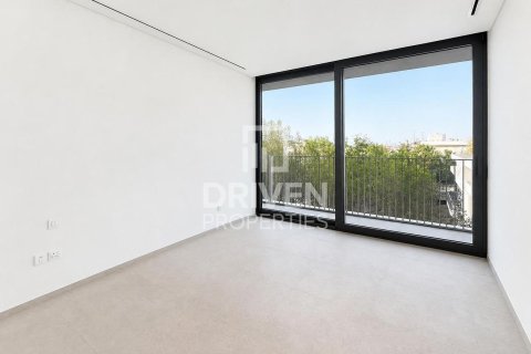 Apartment in Jumeirah, Dubai 4 bedrooms, 275.83 sq.m. № 138149 - photo 13