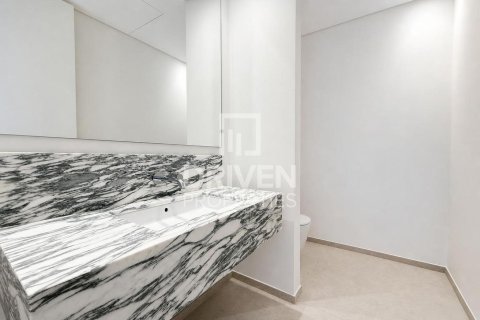 Apartment in Jumeirah, Dubai 4 bedrooms, 275.83 sq.m. № 138149 - photo 15